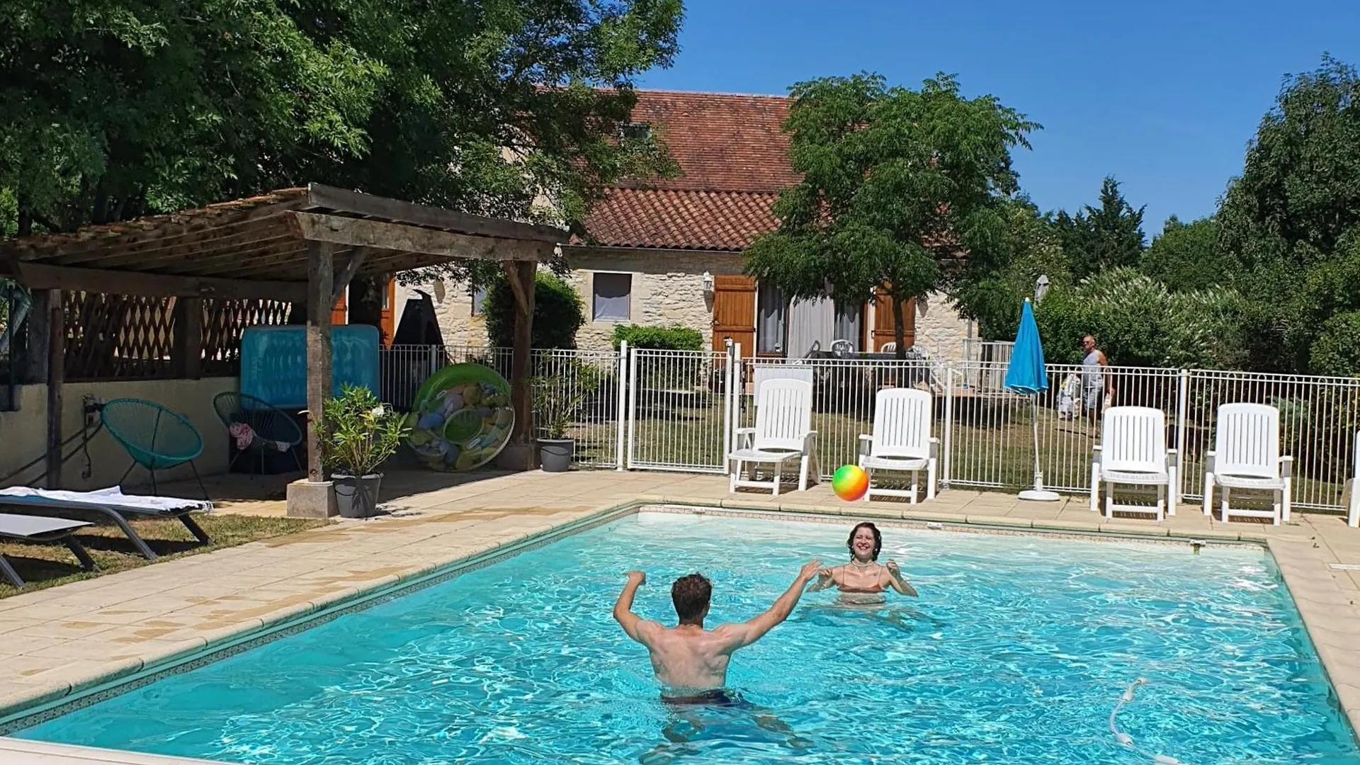 펜션 Gite De 9 Personnes Avec Piscine Salviac 프랑스