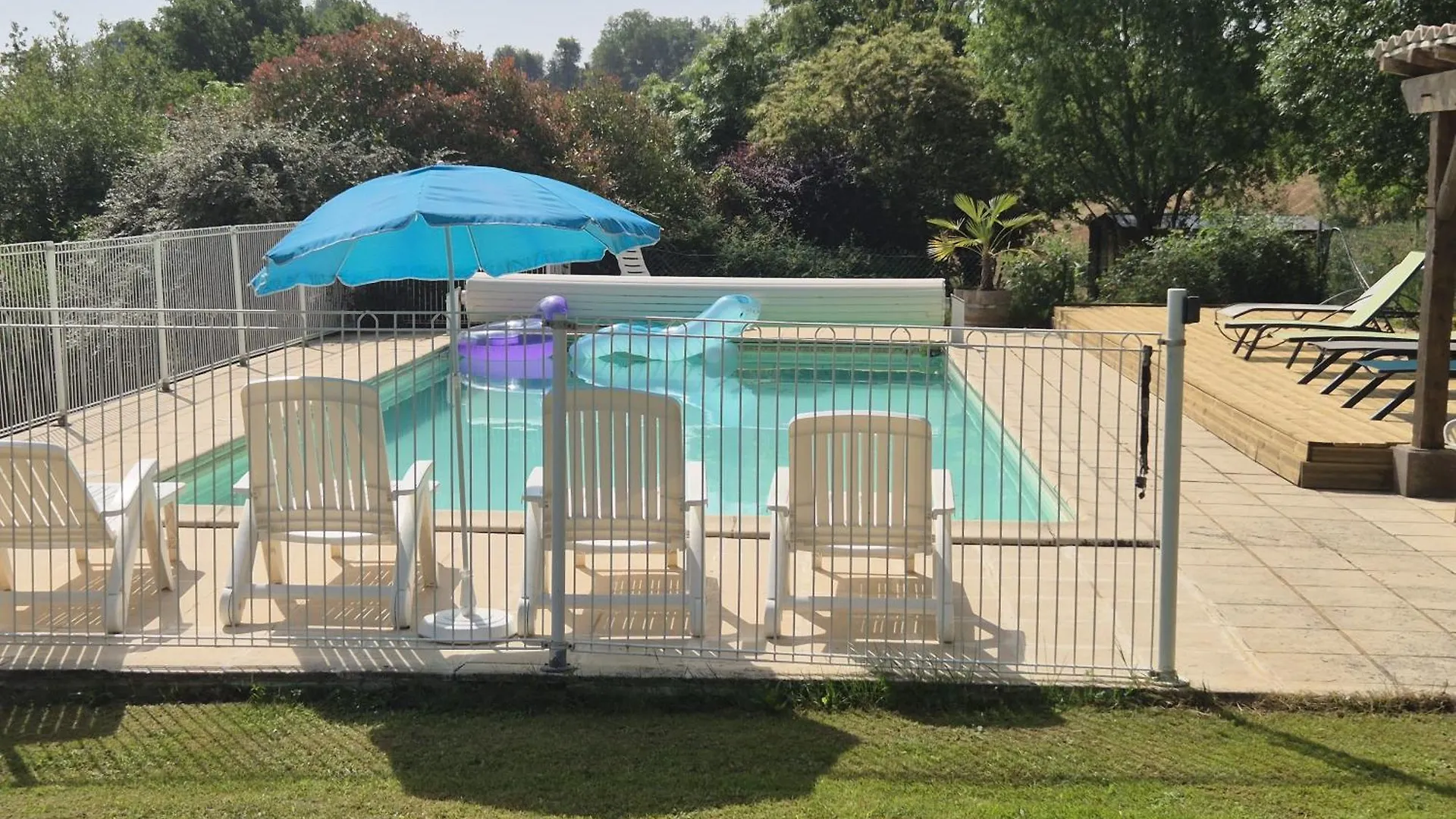 펜션 Gite De 9 Personnes Avec Piscine Salviac 프랑스