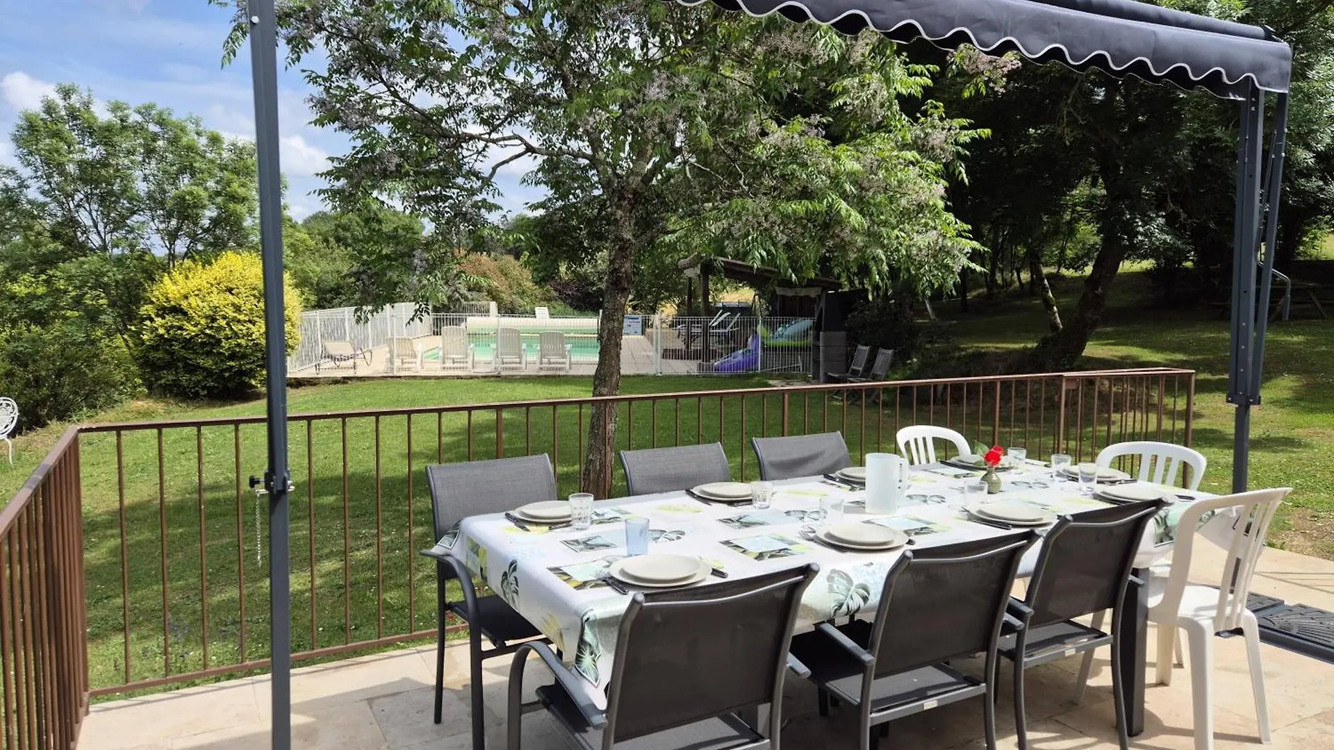 펜션 Gite De 9 Personnes Avec Piscine Salviac